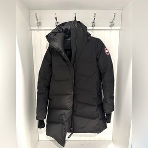 Canada Goose Aurora Parka. size small.